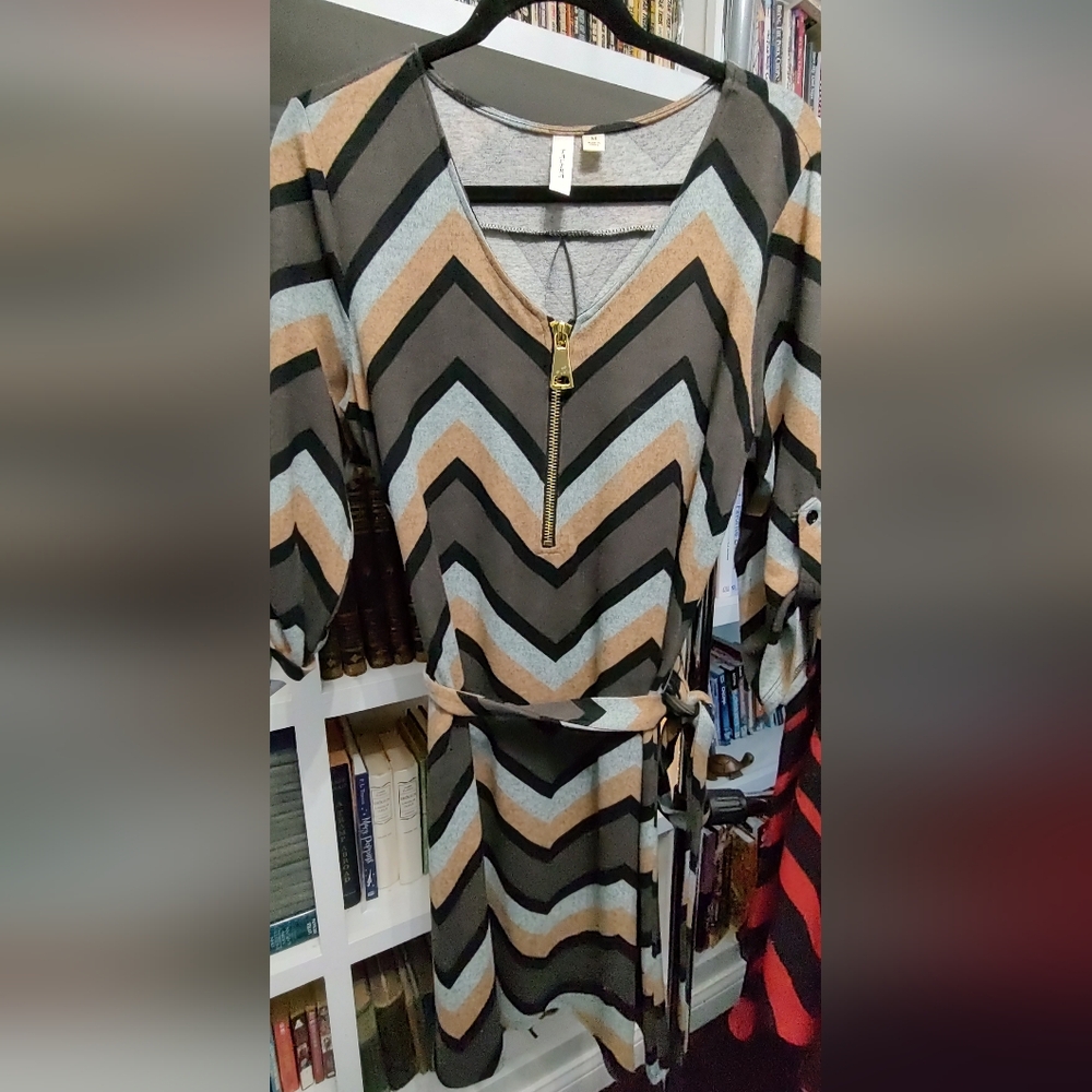 Chevron Patterned Zip-Up Jacket